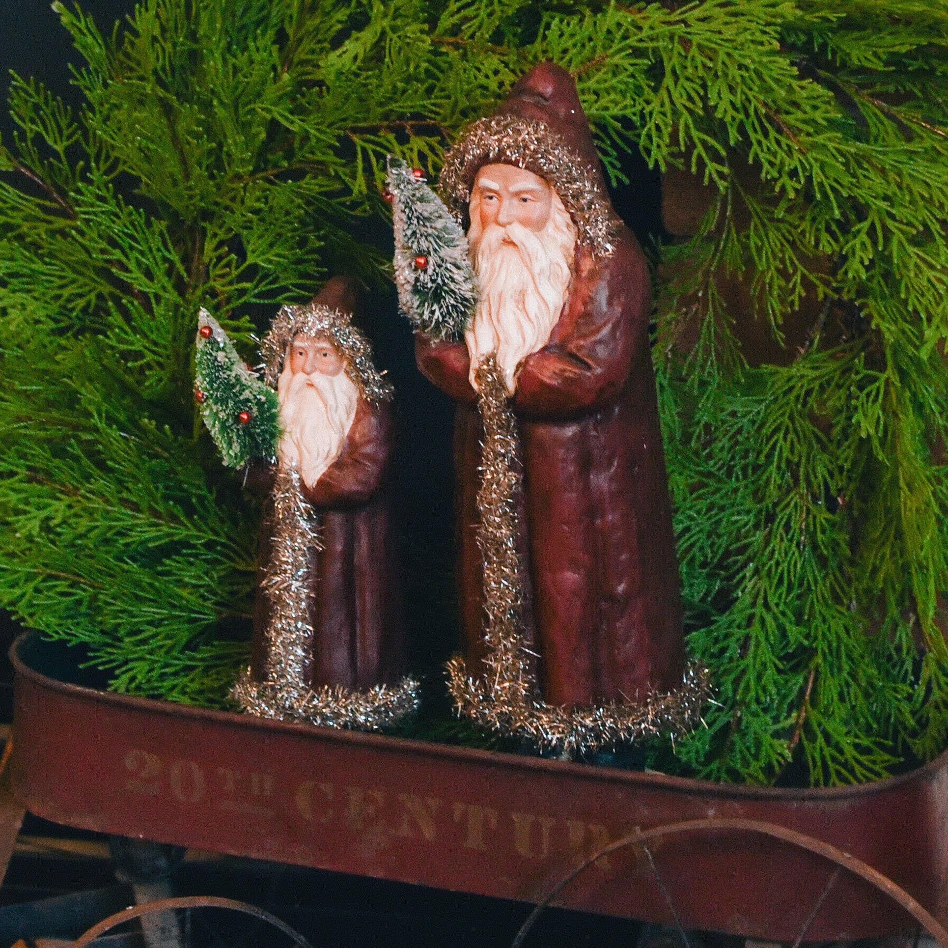 10" VINTAGE RED BELSNICKLE