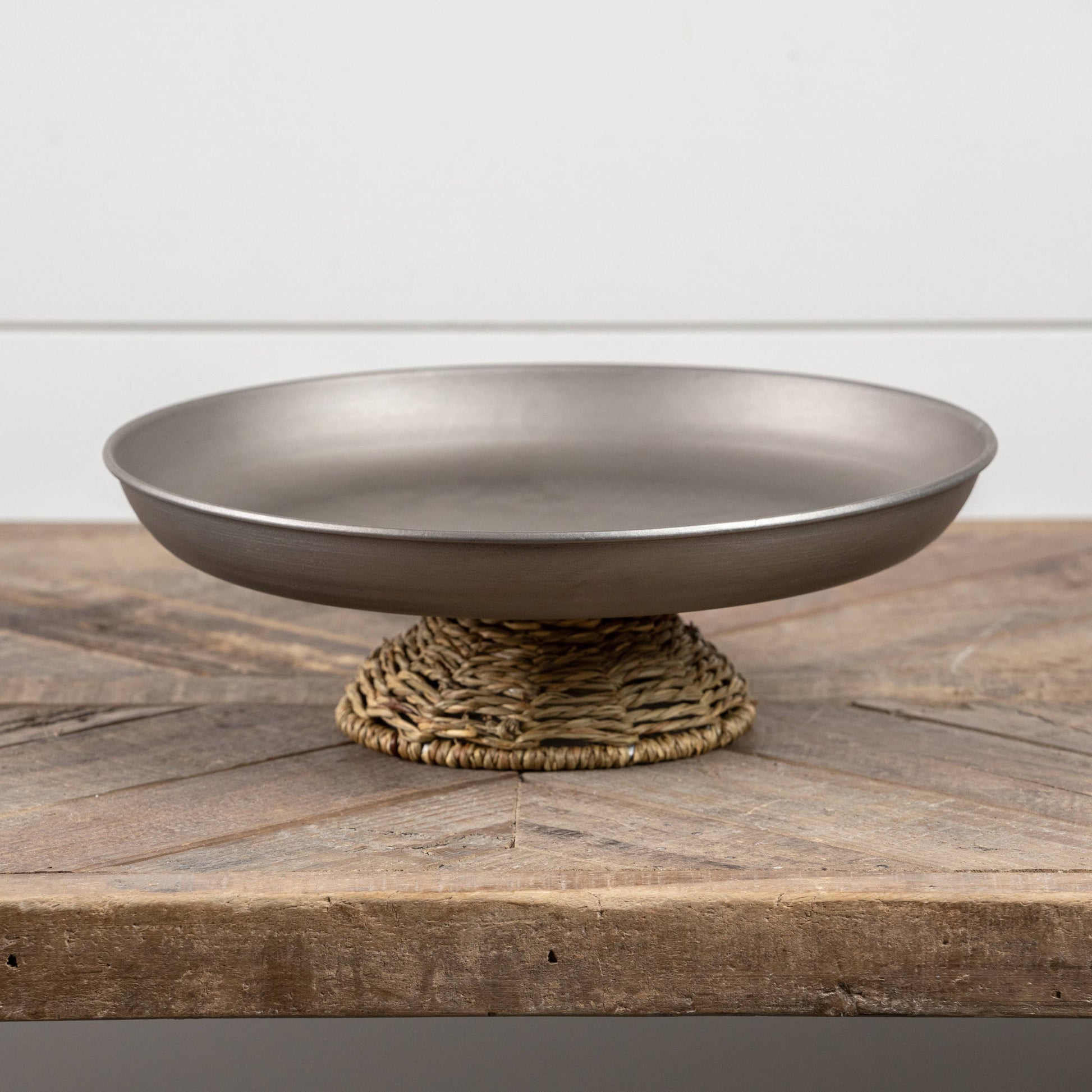 12" METAL AND GRASS PEDESTAL STAND