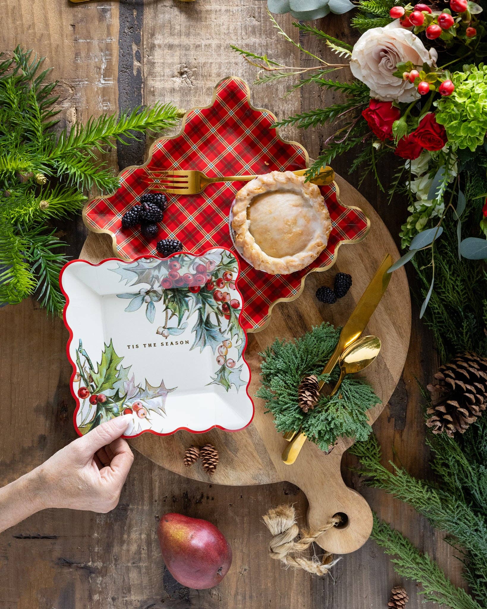 Holly Square Scalloped Plate