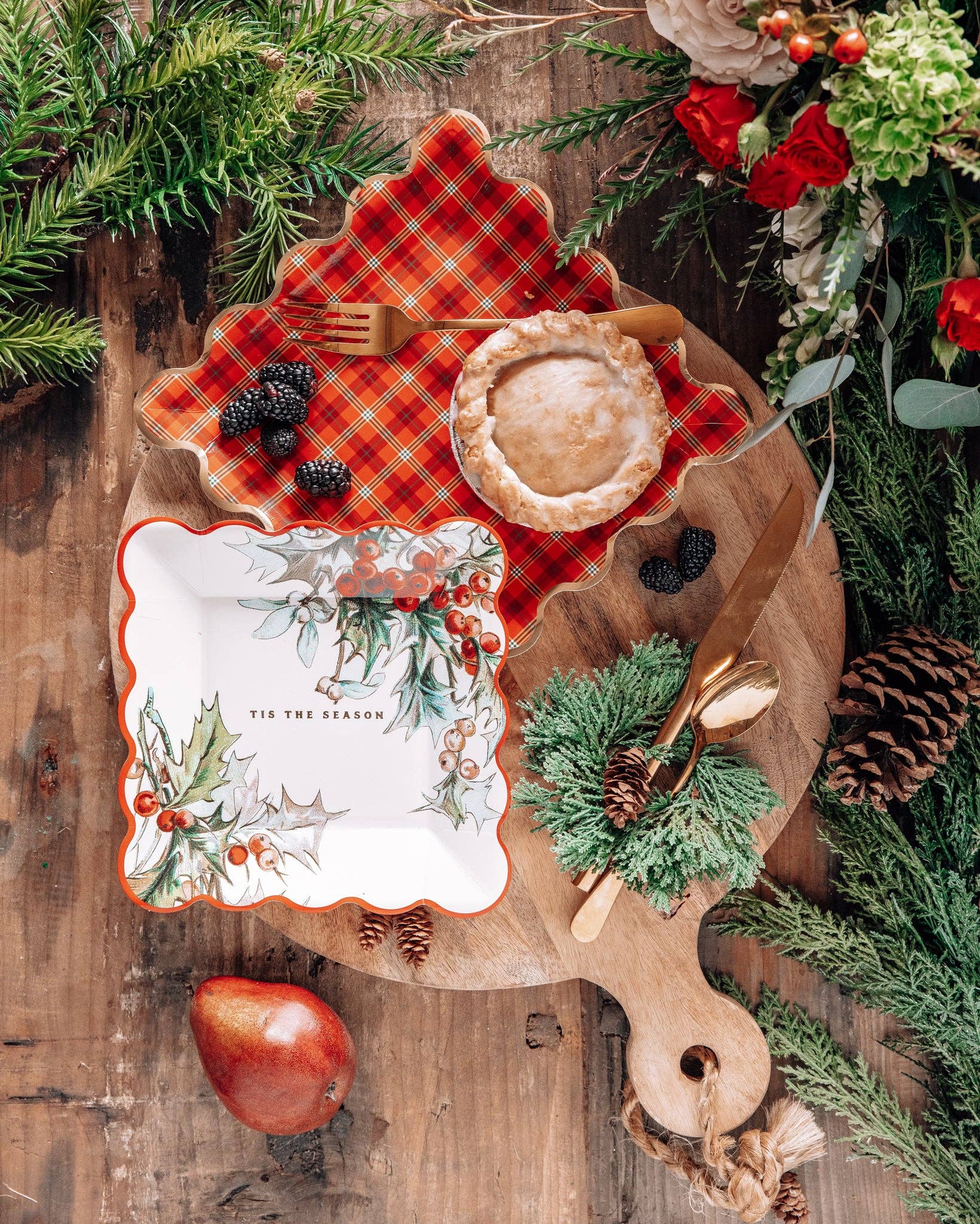 Holly Square Scalloped Plate