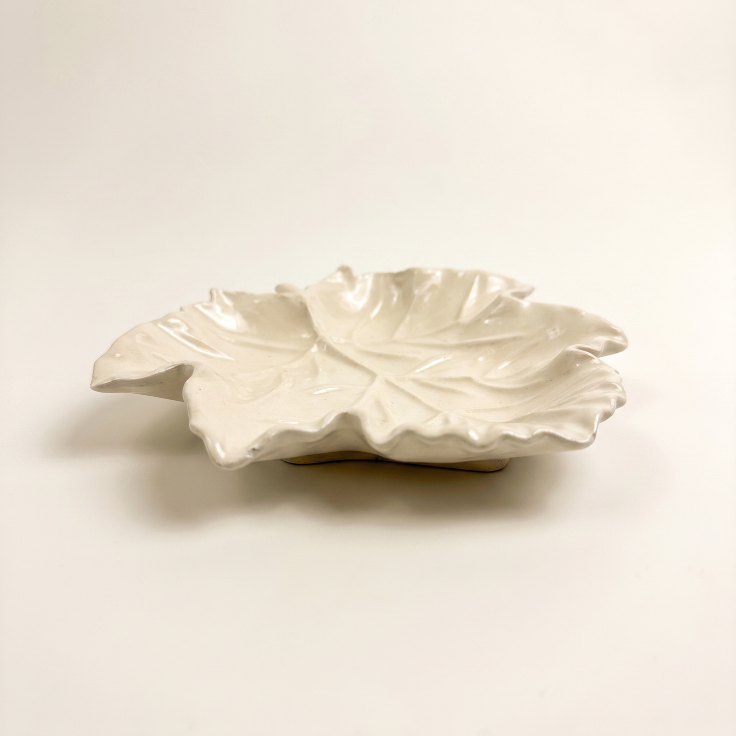 Maple Leaf Tray, Gypsum White 6"