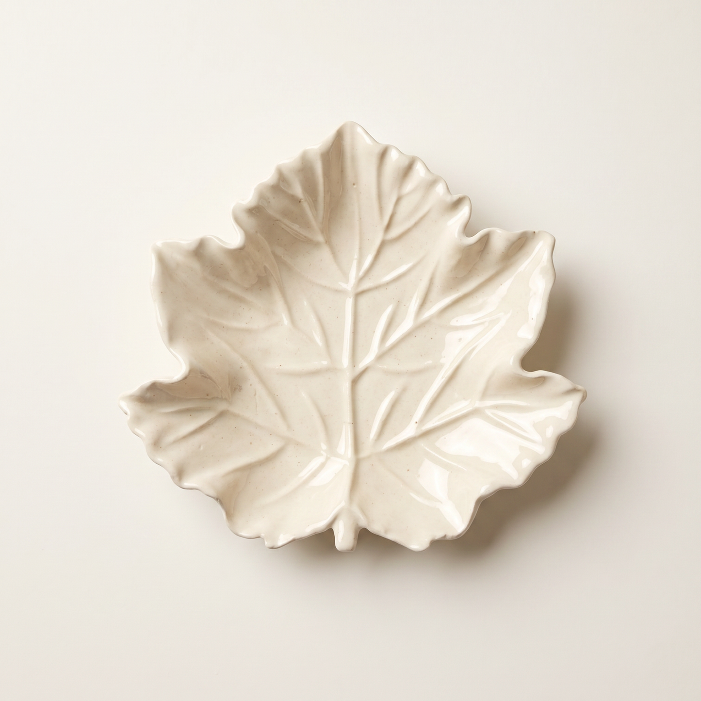 Maple Leaf Tray, Gypsum White 6"